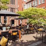 Post-Plaza Hotel&Grand Café