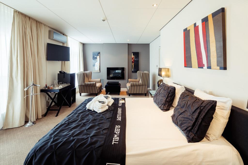 Post-plaza Hotel&grand Café Hotel 4*